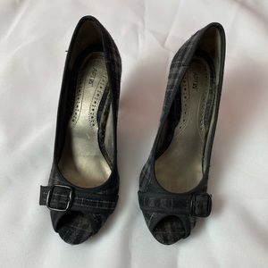 Apt 9 Plaid pee toe pump size 6